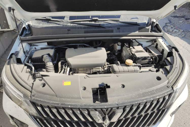Used Wuling Jiachen 2022 1.5T CVT Deluxe Flagship Edition Engine Bay