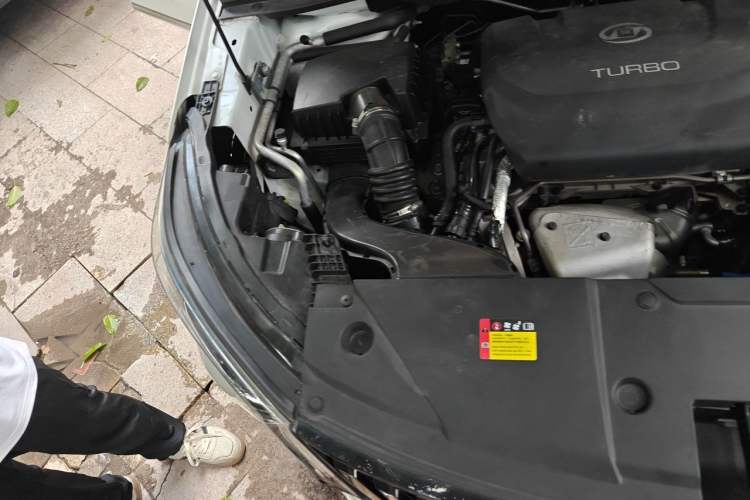 Used Wuling Jiachen 2022 1.5T CVT Smart Luxury Version Engine Bay Right