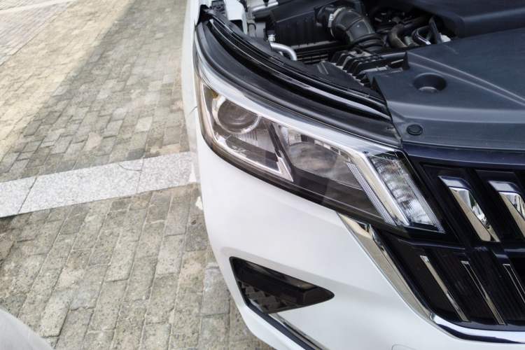 Used Wuling Jiachen 2022 1.5T CVT Smart Luxury Version Engine Bay Right
