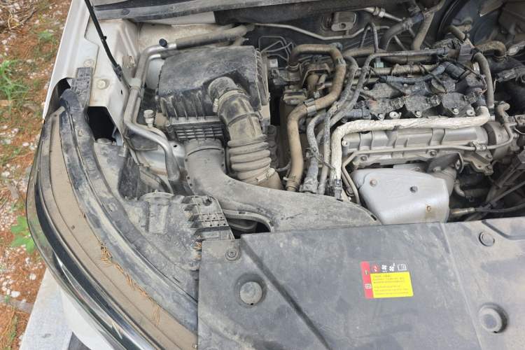Used Wuling Jiachen 2022 1.5T Manual Comfort & Dynamic Version Engine Bay Right