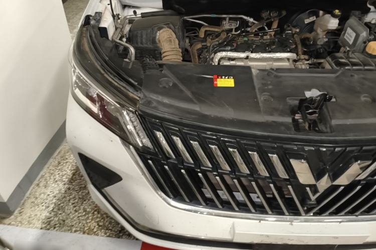 Used Wuling Jiachen 2022 1.5T Manual Comfort & Dynamic Version Engine Bay Right