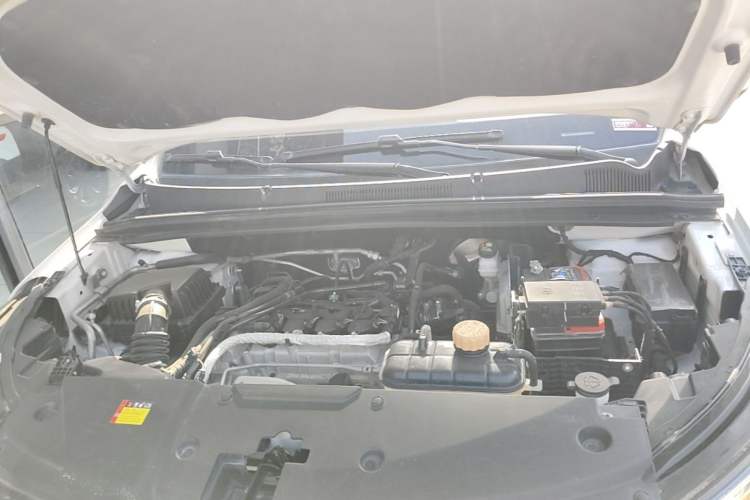 Used Wuling Jiachen 2022 1.5T Manual Light Enjoyment Dynamic Version Engine Bay