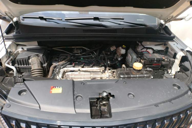 Used Wuling Jiachen 2022 1.5T Manual Comfort & Dynamic Version Engine Bay
