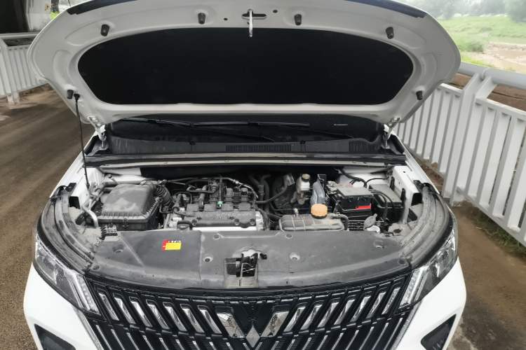 Used Wuling Jiachen 2022 1.5L Manual Comfort Edition Engine Bay