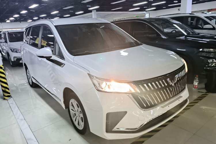 Used Wuling Jiachen 2022 1.5L Manual Comfort Edition Exterior 1