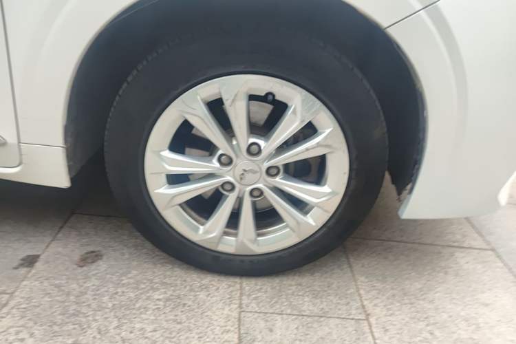 Used Wuling Jiachen 2022 1.5T CVT Smart Luxury Version Exterior 1