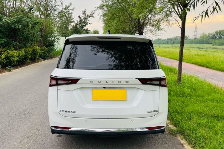 Used Wuling Jiachen 2022 1.5L Manual Comfort Edition Exterior 1