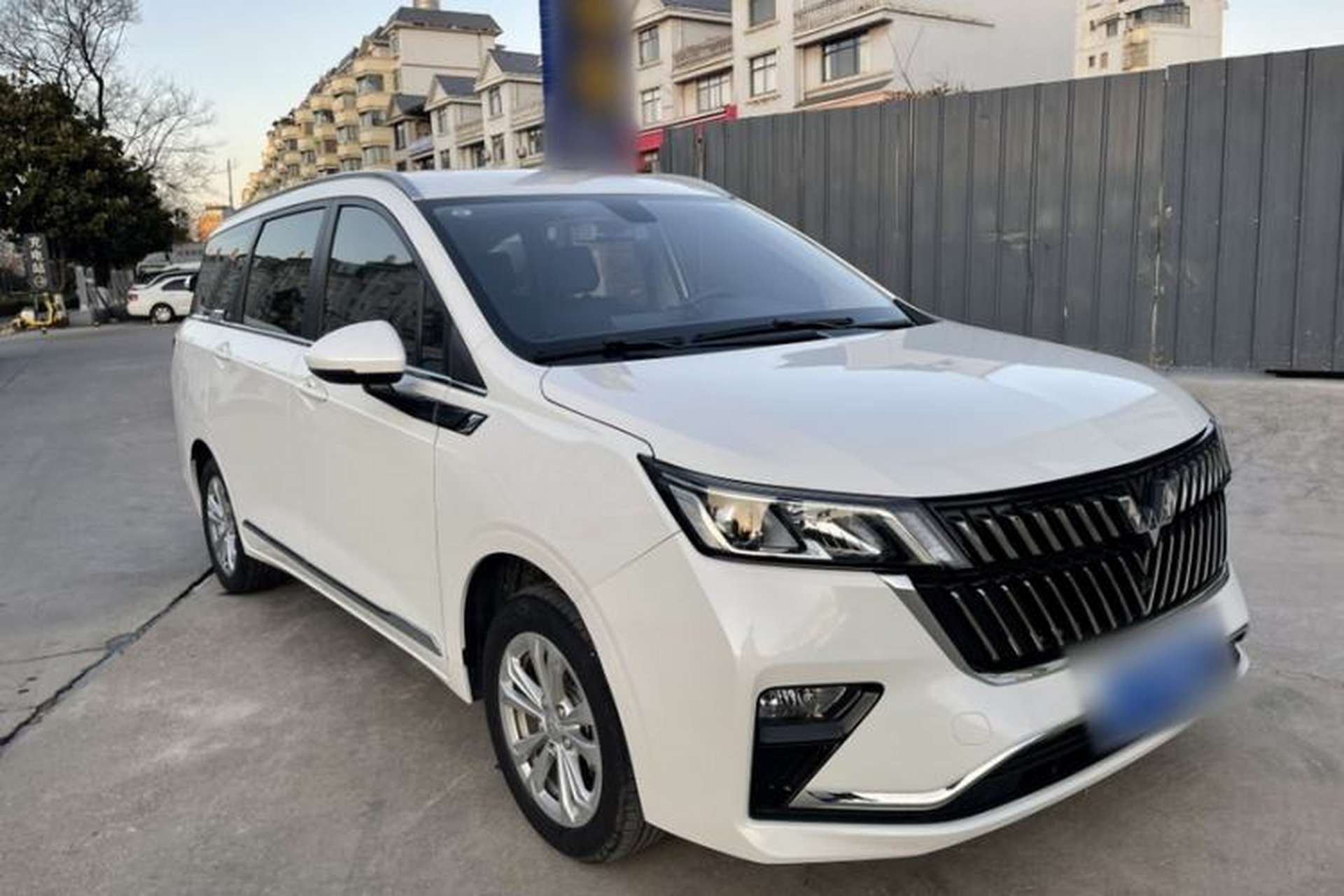 Used Wuling Jiachen 2022 1.5T CVT Smart Luxury Version Exterior 10