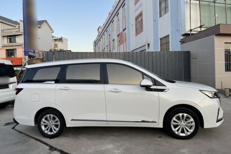 Used Wuling Jiachen 2022 1.5T CVT Smart Luxury Version Exterior 12