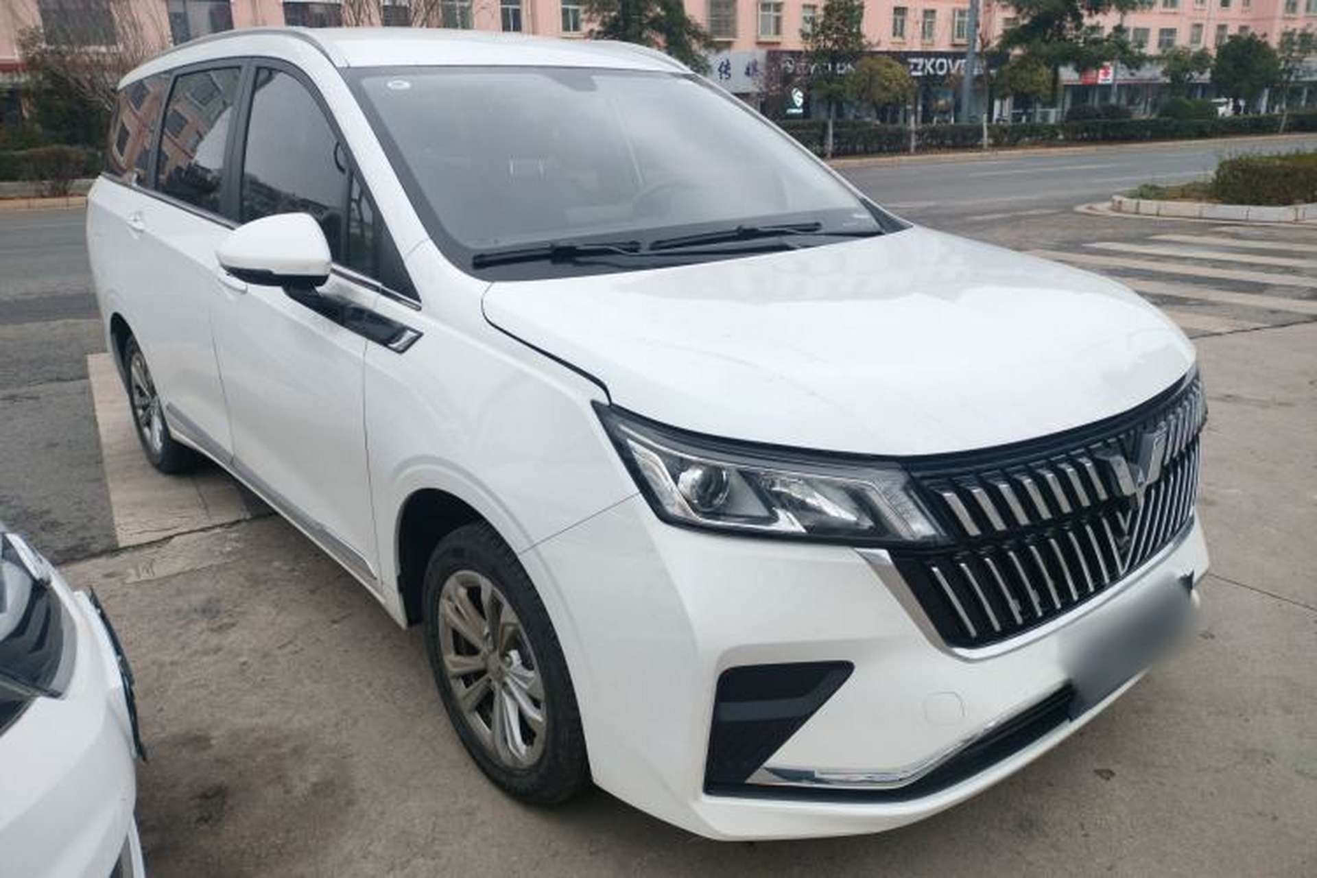 Used Wuling Jiachen 2022 1.5L Manual Comfort Edition Exterior 2