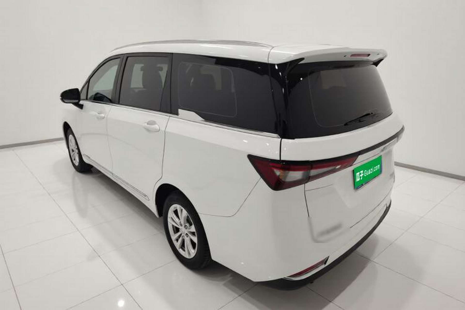 Used Wuling Jiachen 2022 1.5T CVT Smart Luxury Version Exterior 2
