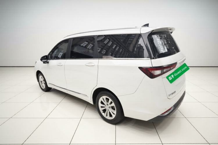 Used Wuling Jiachen 2022 1.5L Manual Light Comfort Edition Exterior 3