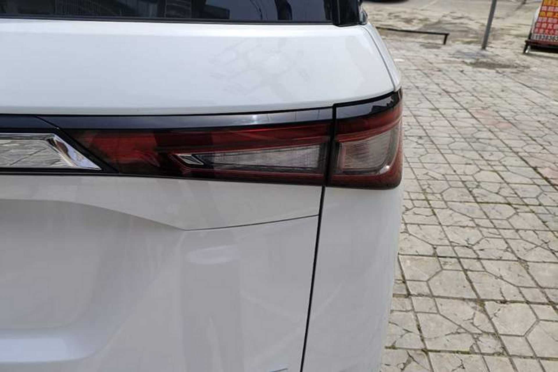 Used Wuling Jiachen 2022 1.5T CVT Deluxe Flagship Edition Exterior 3