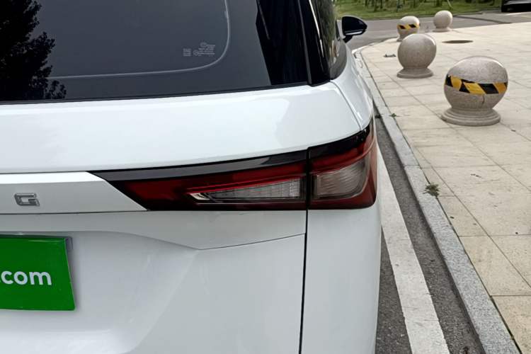 Used Wuling Jiachen 2022 1.5L Manual Enjoyment Elite Model Exterior 3