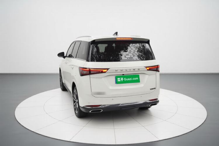 Used Wuling Jiachen 2022 1.5L Manual Light Comfort Edition Exterior 4