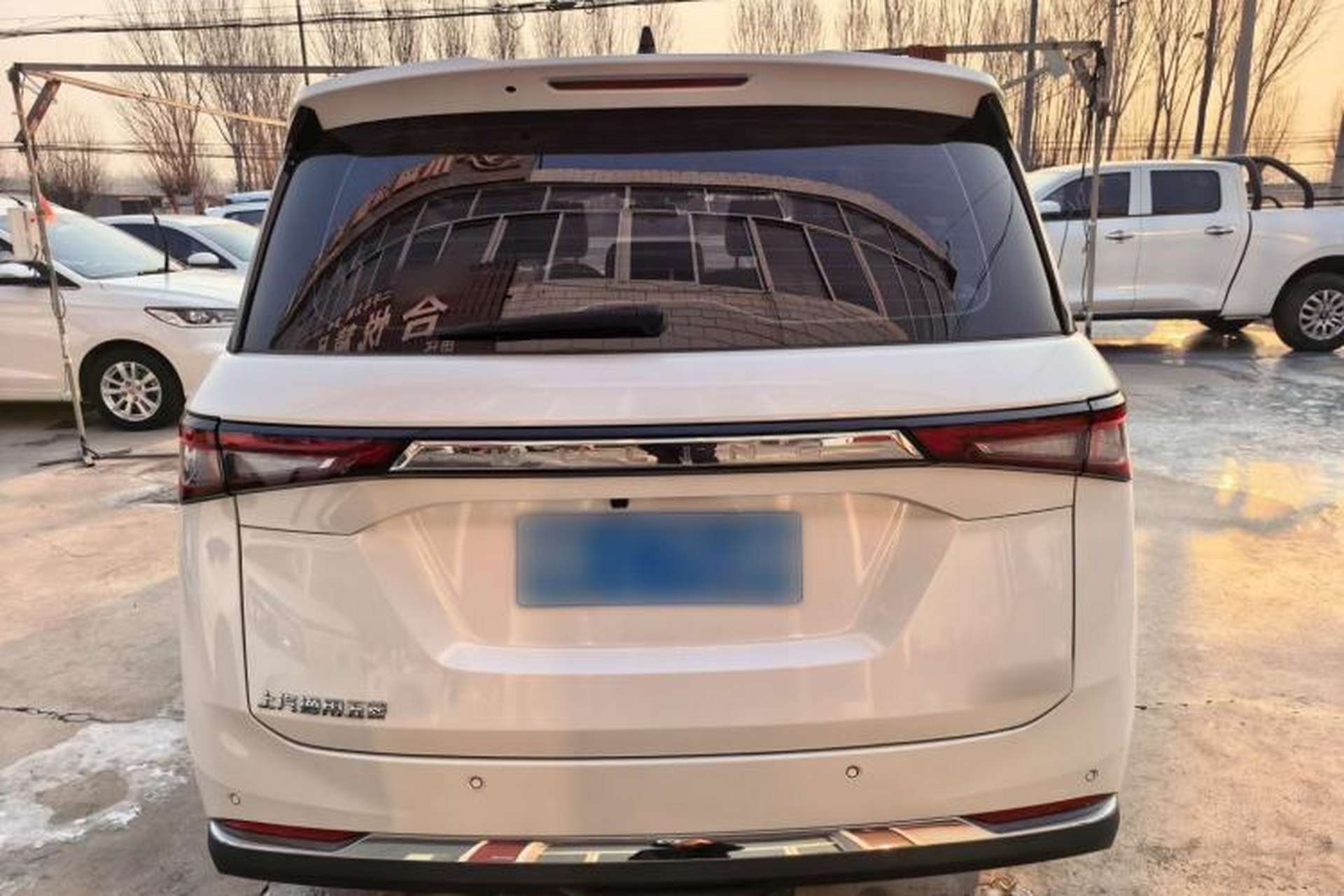 Used Wuling Jiachen 2022 1.5T CVT Smart Luxury Version Exterior 4
