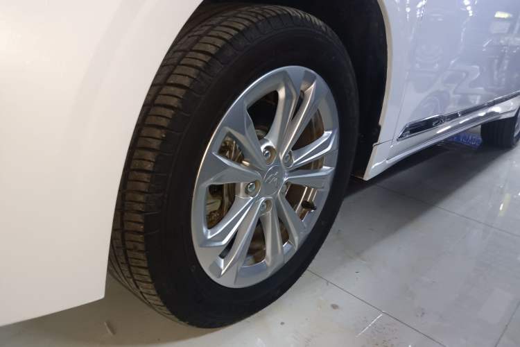 Used Wuling Jiachen 2022 1.5T CVT Smart Luxury Version Exterior 4
