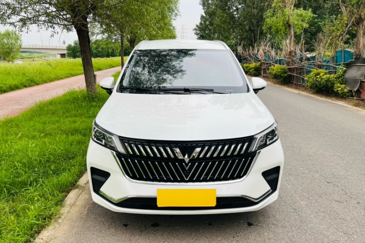 Used Wuling Jiachen 2022 1.5L Manual Comfort Edition Exterior 4