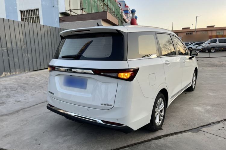 Used Wuling Jiachen 2022 1.5T CVT Smart Luxury Version Exterior 5