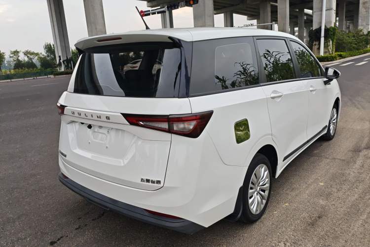 Used Wuling Jiachen 2022 1.5L Manual Enjoyment Elite Model Exterior 5