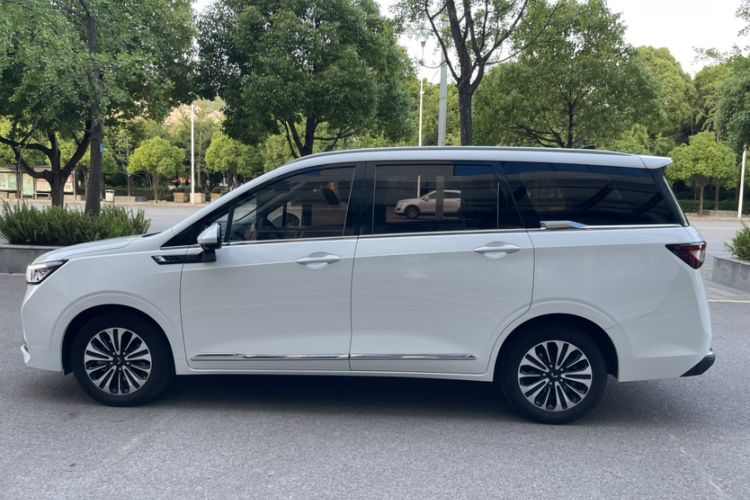 Used Wuling Jiachen 2022 1.5T CVT Deluxe Flagship Edition Exterior 5