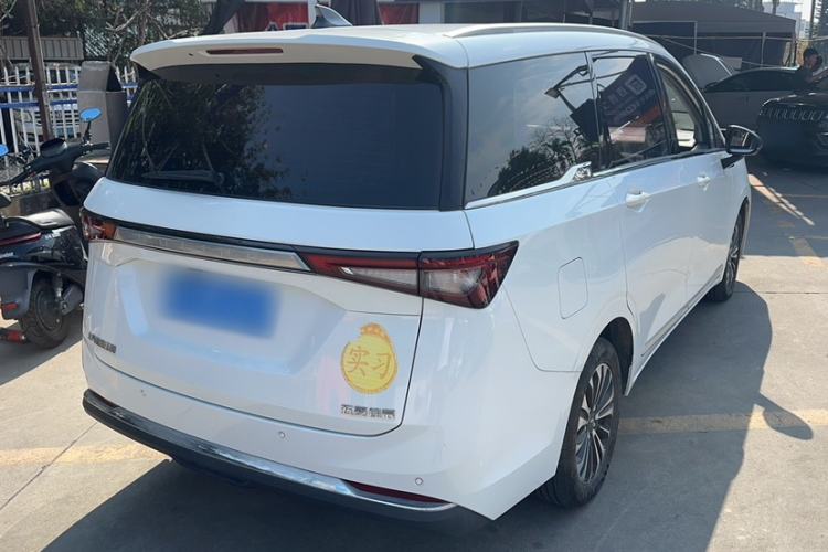 Used Wuling Jiachen 2022 1.5T CVT Deluxe Flagship Edition Exterior 5