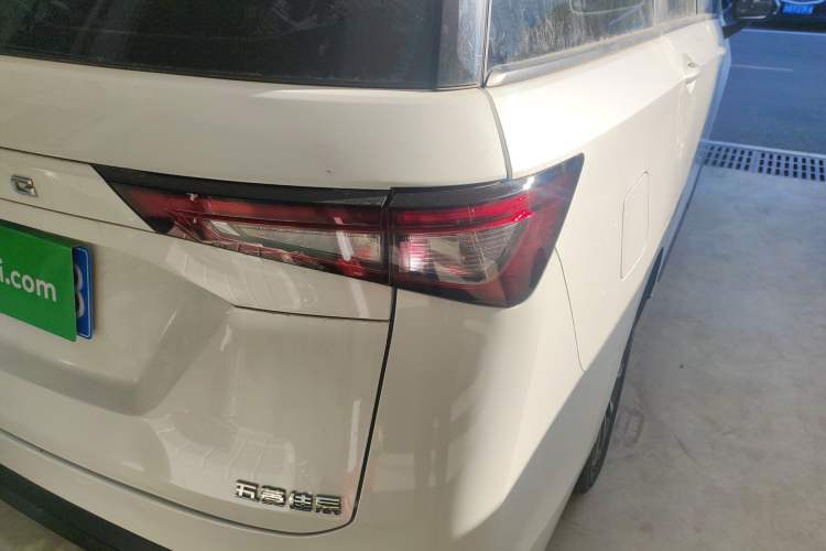 Used Wuling Jiachen 2022 1.5L Manual Enjoyment Elite Model Exterior 6