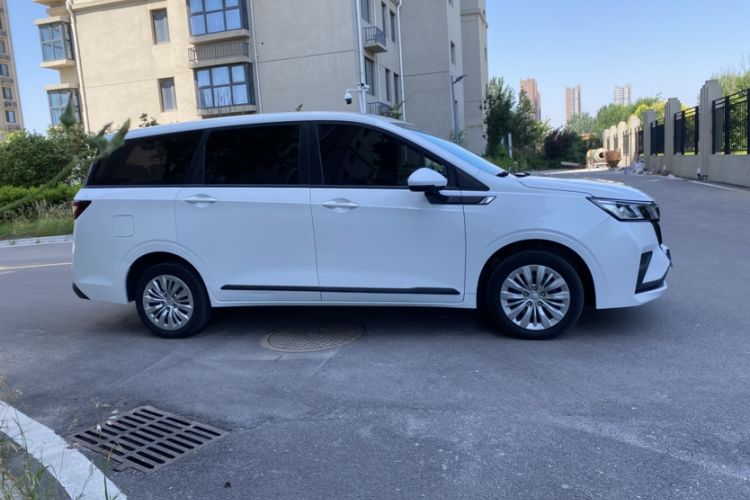 Used Wuling Jiachen 2022 1.5L Manual Enjoyment Elite Model Exterior 6