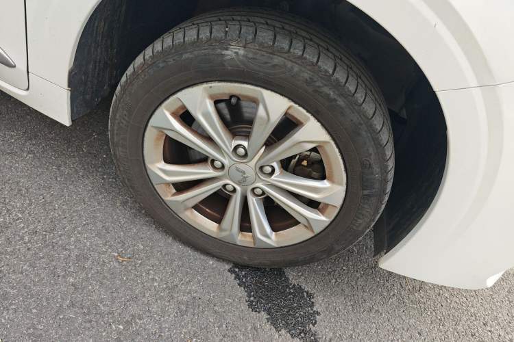 Used Wuling Jiachen 2022 1.5L Manual Comfort Edition Exterior 7