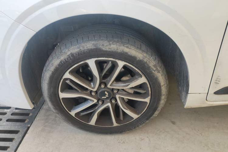 Used Wuling Jiachen 2022 1.5L Manual Enjoyment Elite Model Exterior 7