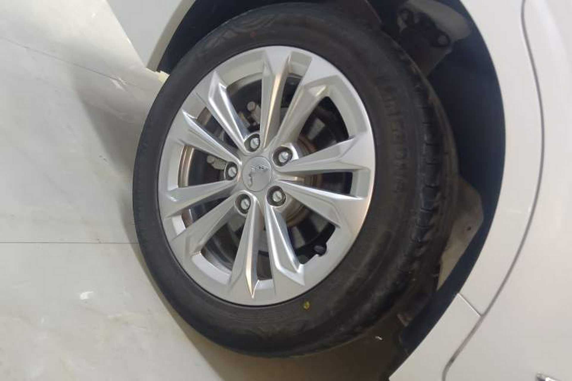 Used Wuling Jiachen 2022 1.5L Manual Comfort Edition Exterior 8