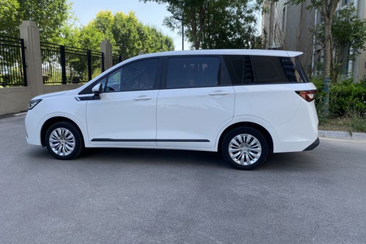 Used Wuling Jiachen 2022 1.5L Manual Enjoyment Elite Model Exterior 9