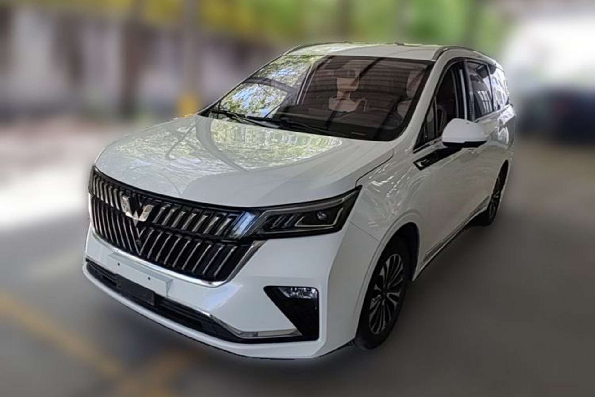 Used Wuling Jiachen 2022 1.5T CVT Deluxe Flagship Edition Front Left 45 Deg