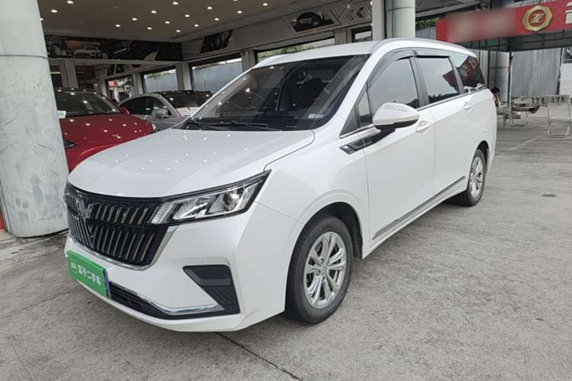 Used Wuling Jiachen 2022 1.5T Manual Comfort & Dynamic Version Front Left 45 Deg