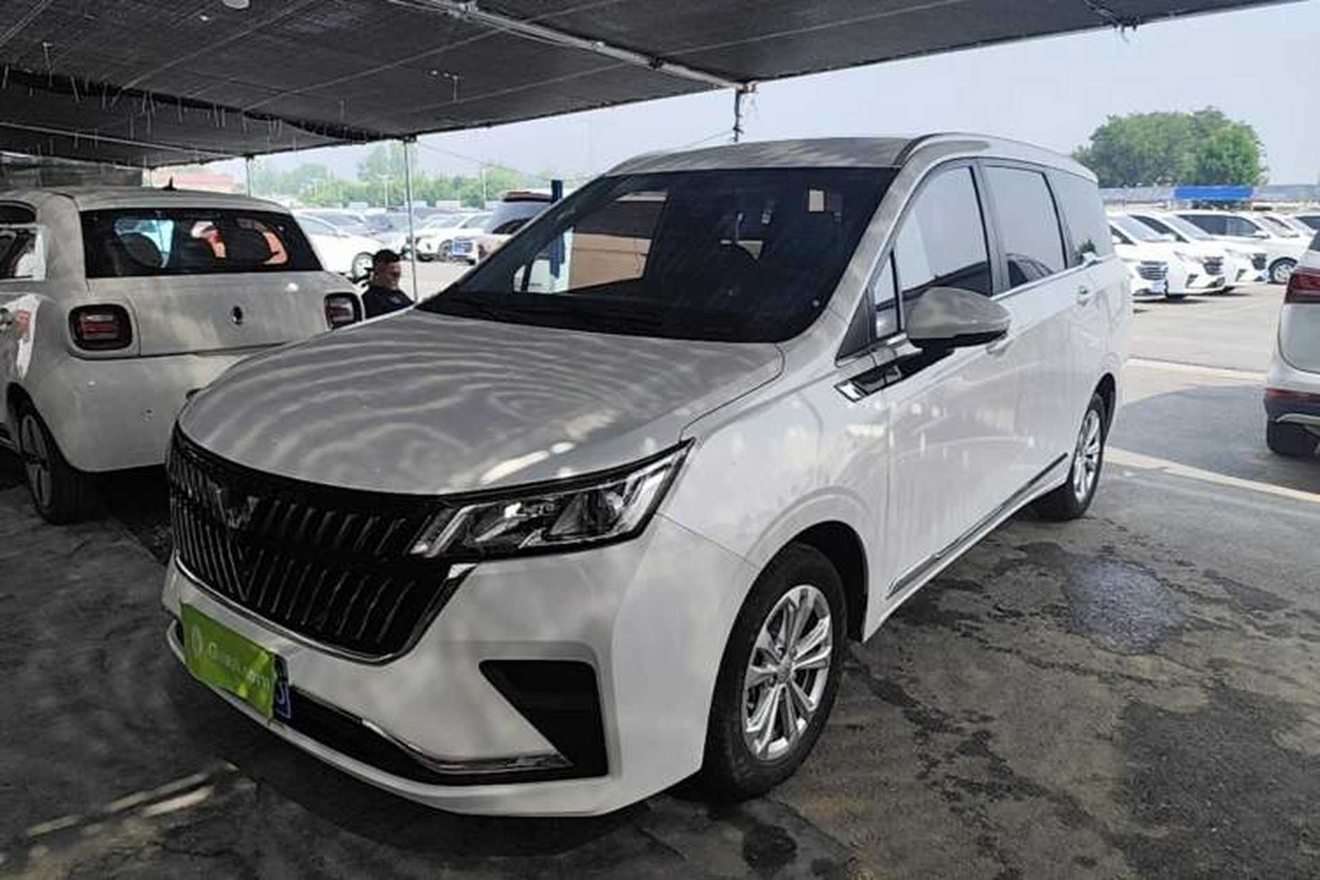 Used Wuling Jiachen 2022 1.5T Manual Light Enjoyment Dynamic Version Front Left 45 Deg