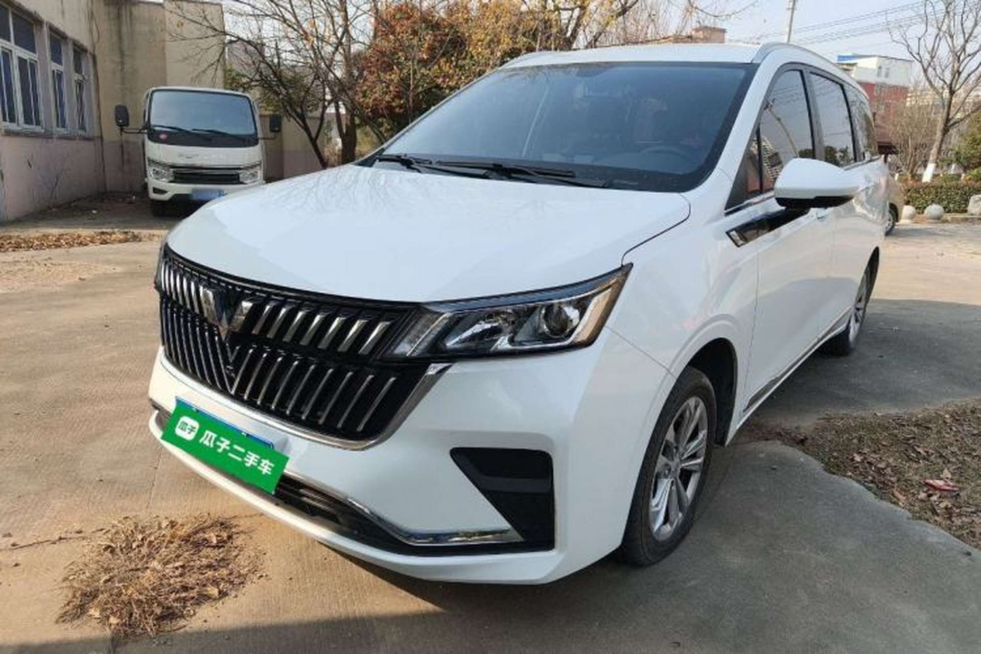Used Wuling Jiachen 2022 1.5L Manual Comfort Edition Front Left 45 Deg