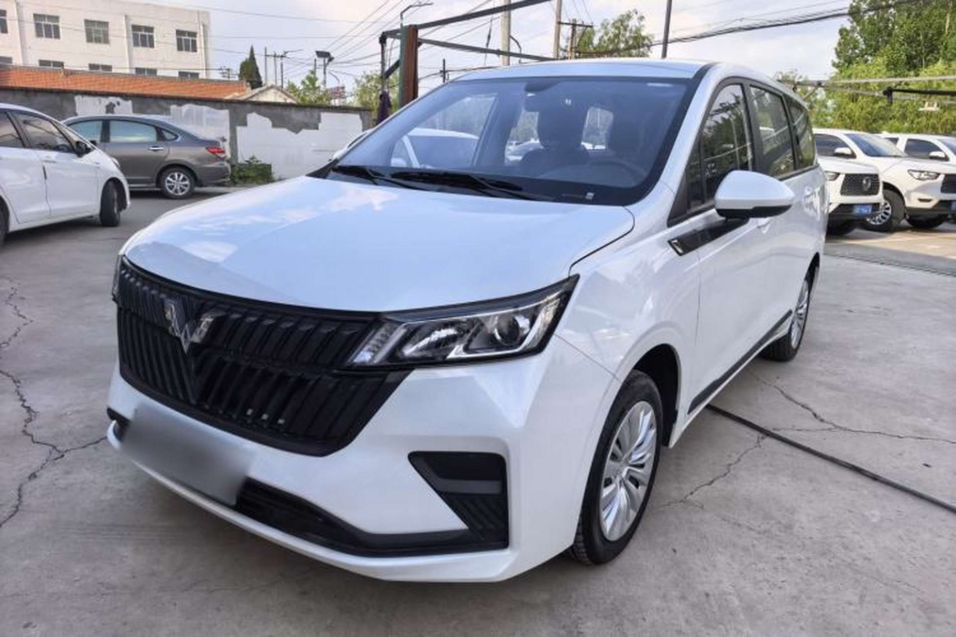 Used Wuling Jiachen 2022 1.5L Manual Enjoyment Elite Model Front Left 45 Deg