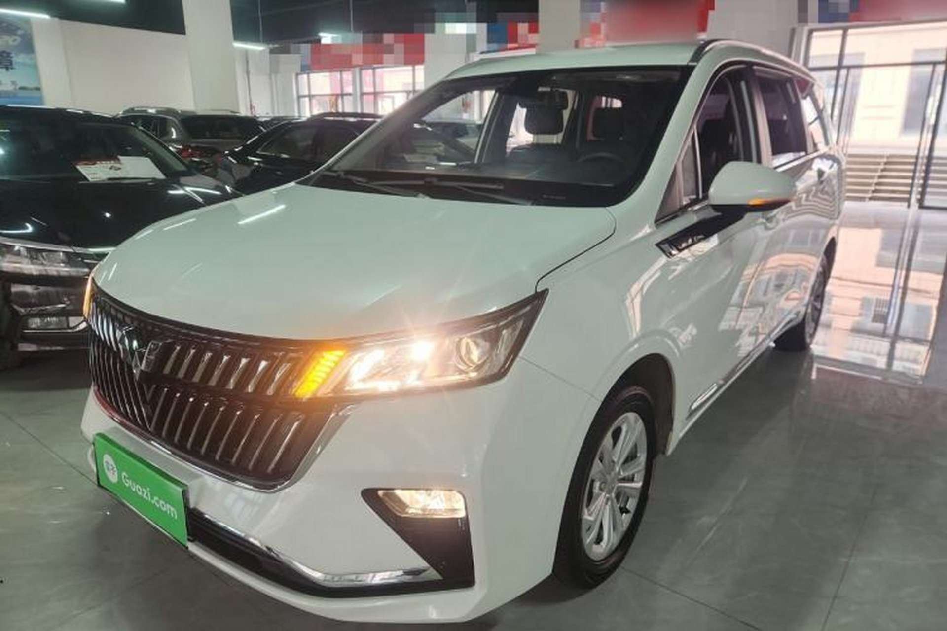 Used Wuling Jiachen 2022 1.5T CVT Smart Luxury Version Front Left 45 Deg