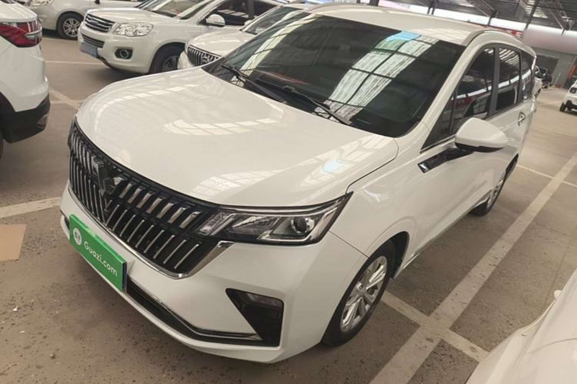 Used Wuling Jiachen 2022 1.5T CVT Smart Luxury Version Front Left 45 Deg