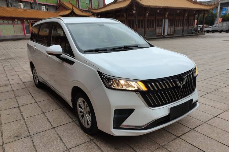Used Wuling Jiachen 2022 1.5T Manual Light Enjoyment Dynamic Version Front Right 45 Deg