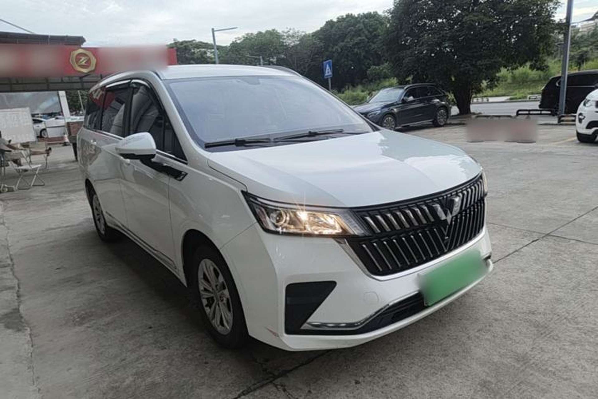 Used Wuling Jiachen 2022 1.5T Manual Comfort & Dynamic Version Front Right 45 Deg