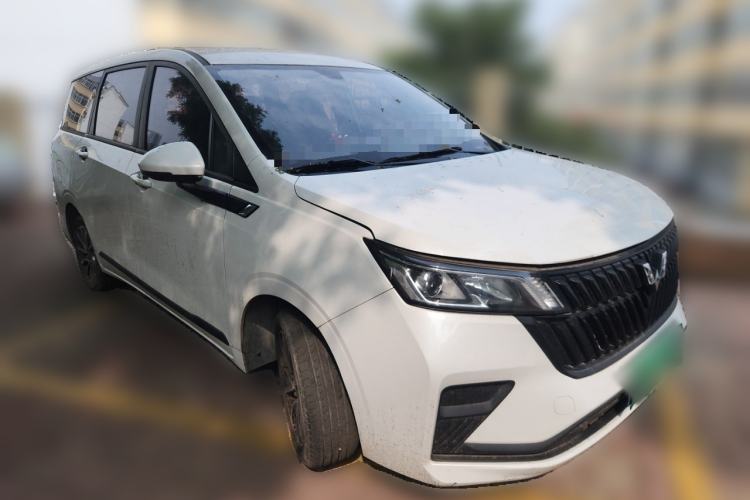 Used Wuling Jiachen 2022 1.5L Manual Light Comfort Edition Front Right 45 Deg