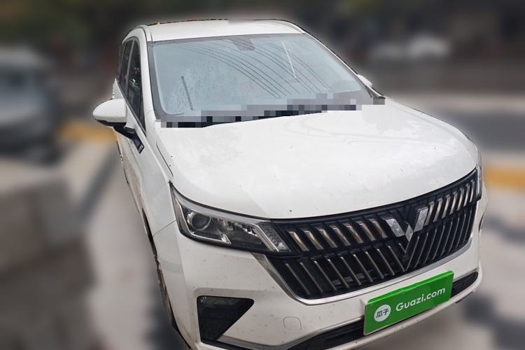 Used Wuling Jiachen 2022 1.5T CVT Smart Luxury Version Front Right 45 Deg