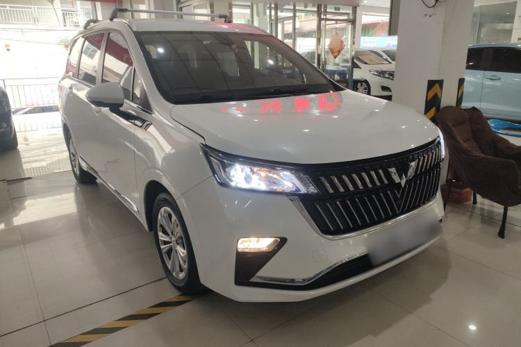 Used Wuling Jiachen 2022 1.5T CVT Smart Luxury Version Front Right 45 Deg