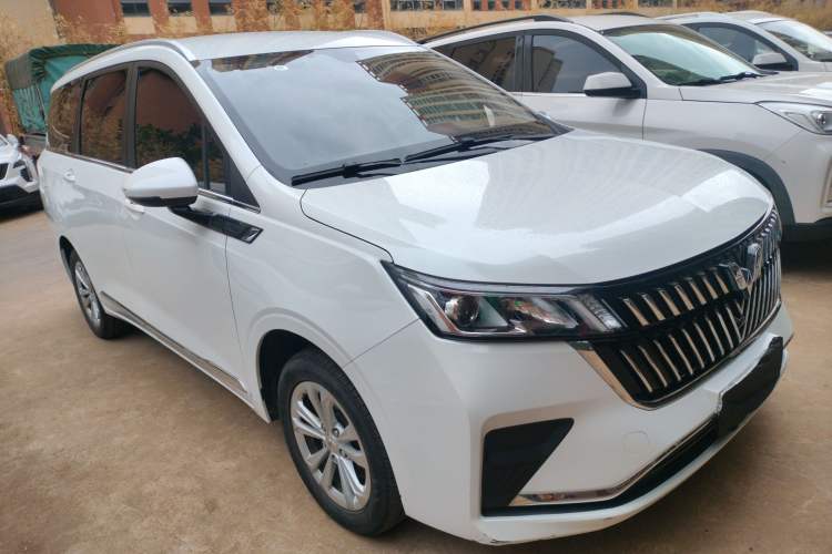 Used Wuling Jiachen 2022 1.5T Manual Comfort & Dynamic Version Front Right 45 Deg