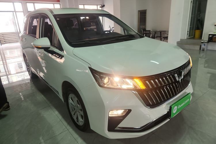 Used Wuling Jiachen 2022 1.5T CVT Smart Luxury Version Front Right 45 Deg