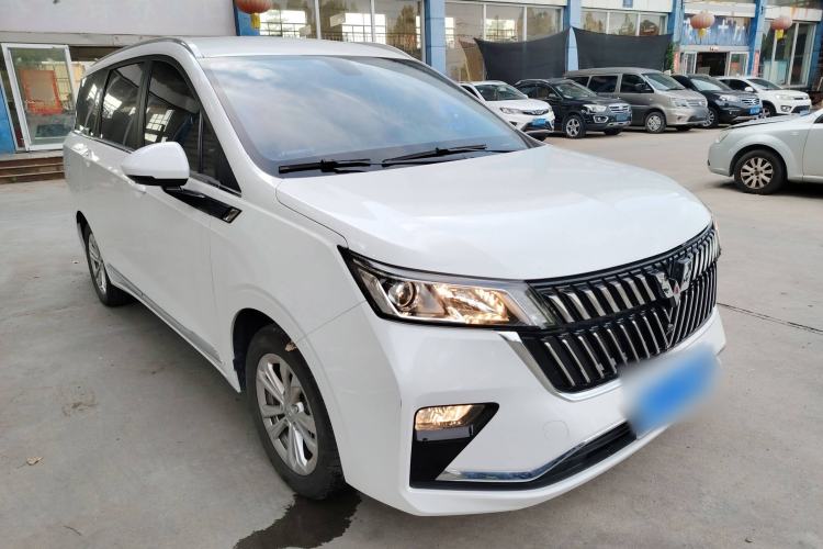Used Wuling Jiachen 2022 1.5T CVT Smart Luxury Version Front Right 45 Deg