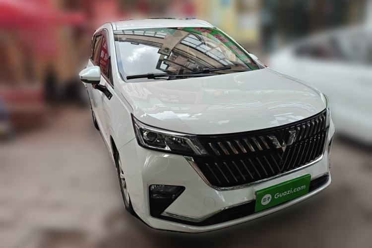 Used Wuling Jiachen 2022 1.5T CVT Smart Luxury Version Front Right 45 Deg