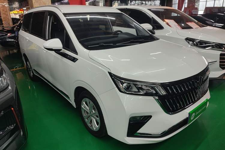 Used Wuling Jiachen 2022 1.5T CVT Smart Luxury Version Front Right 45 Deg