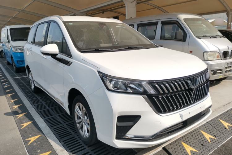 Used Wuling Jiachen 2022 1.5L Manual Comfort Edition Front Right 45 Deg